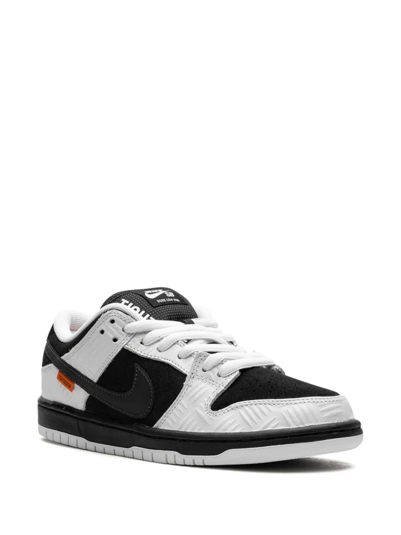 Nike SB Dunk Low (Tightbooth)